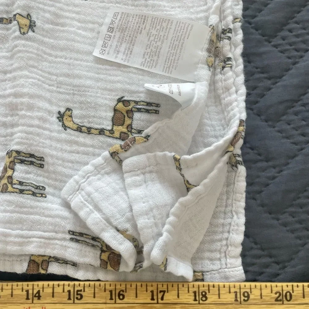 aden + anais Giraffe Print Swaddle Blanket